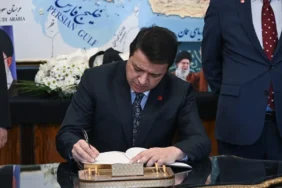 İran’ın Ankara Büyükelçiliğinde, İran lideri Hamaney için taziye defteri açıldı