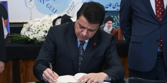 İran’ın Ankara Büyükelçiliğinde, İran lideri Hamaney için taziye defteri açıldı