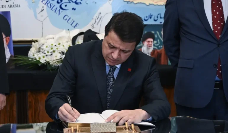 İran’ın Ankara Büyükelçiliğinde, İran lideri Hamaney için taziye defteri açıldı