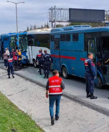İstanbul’da 4 Cezaevi Sevk Aracı Kaza Yaptı: Yaralılar Var