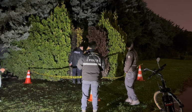 İstanbul’da Parkta Ceset Bulundu