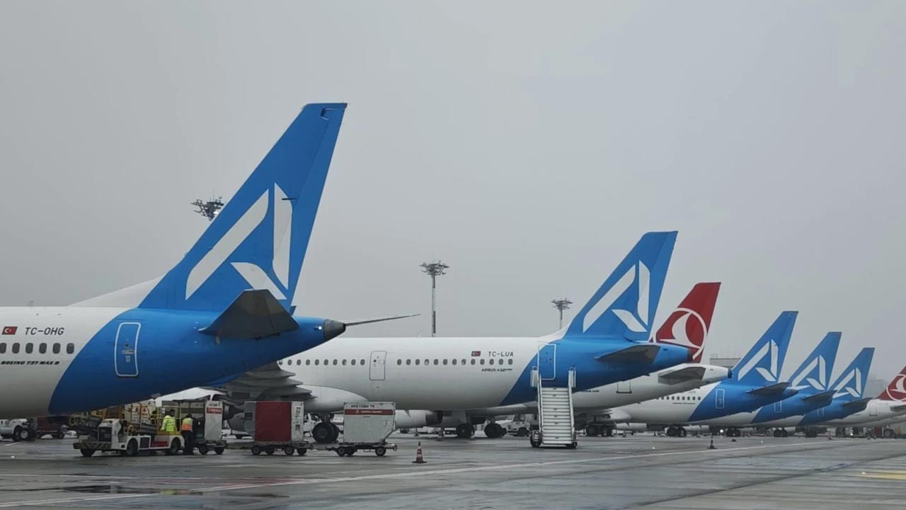 İstanbul’da Uçuş Trafiğine Hava Engeli: Sabiha Gökçen Havalimanı’nda Çok Sayıda Uçuş İptal Edildi