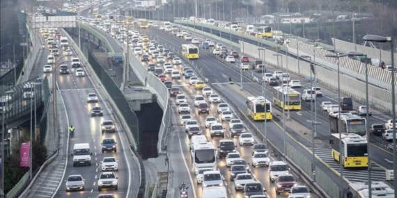 İstanbul’da Yağmur Trafiği Felç Etti! Yoğunluk Yüzde 80’e Aştı