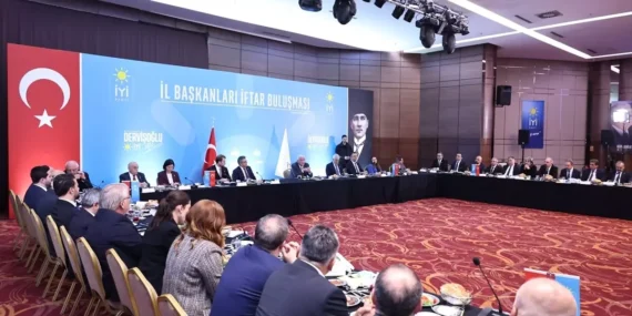 Dervişoğlu, İYİ Parti İl Başkanlarıyla İftar Yaptı