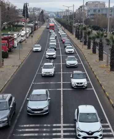 Manisa’da Trafik Yoğunluğu Artmaya Başladı