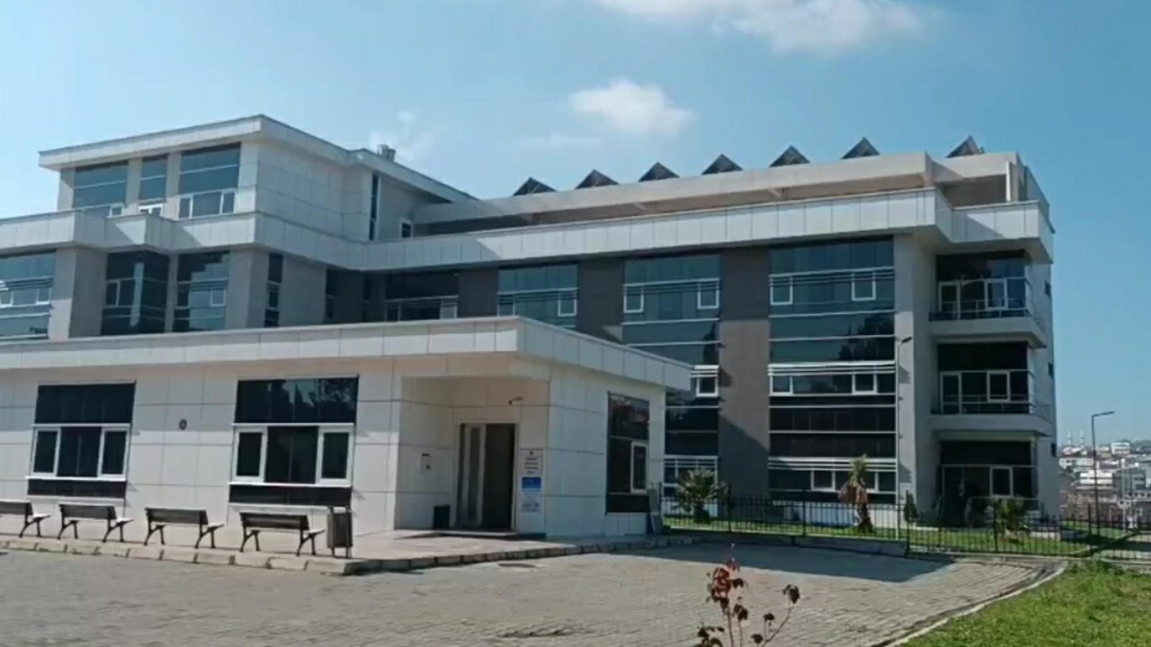 İzmir’de Kayalıkların Arasında Bebek Cesedi Bulundu