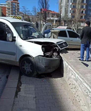 Kahramankazan’da Trafik Kazası: 2 Yaralı