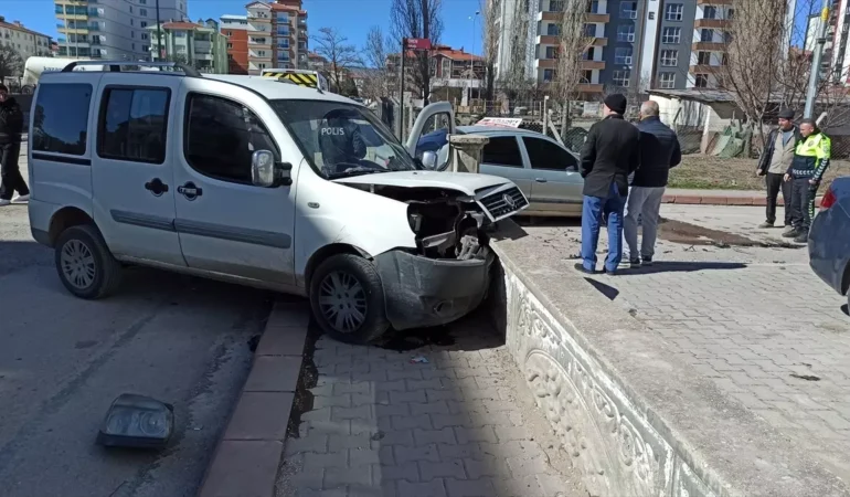 Kahramankazan’da Trafik Kazası: 2 Yaralı