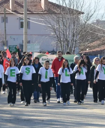 Kahramankazan’da Yeşilay Haftası kapsamında yürüyüş düzenlendi
