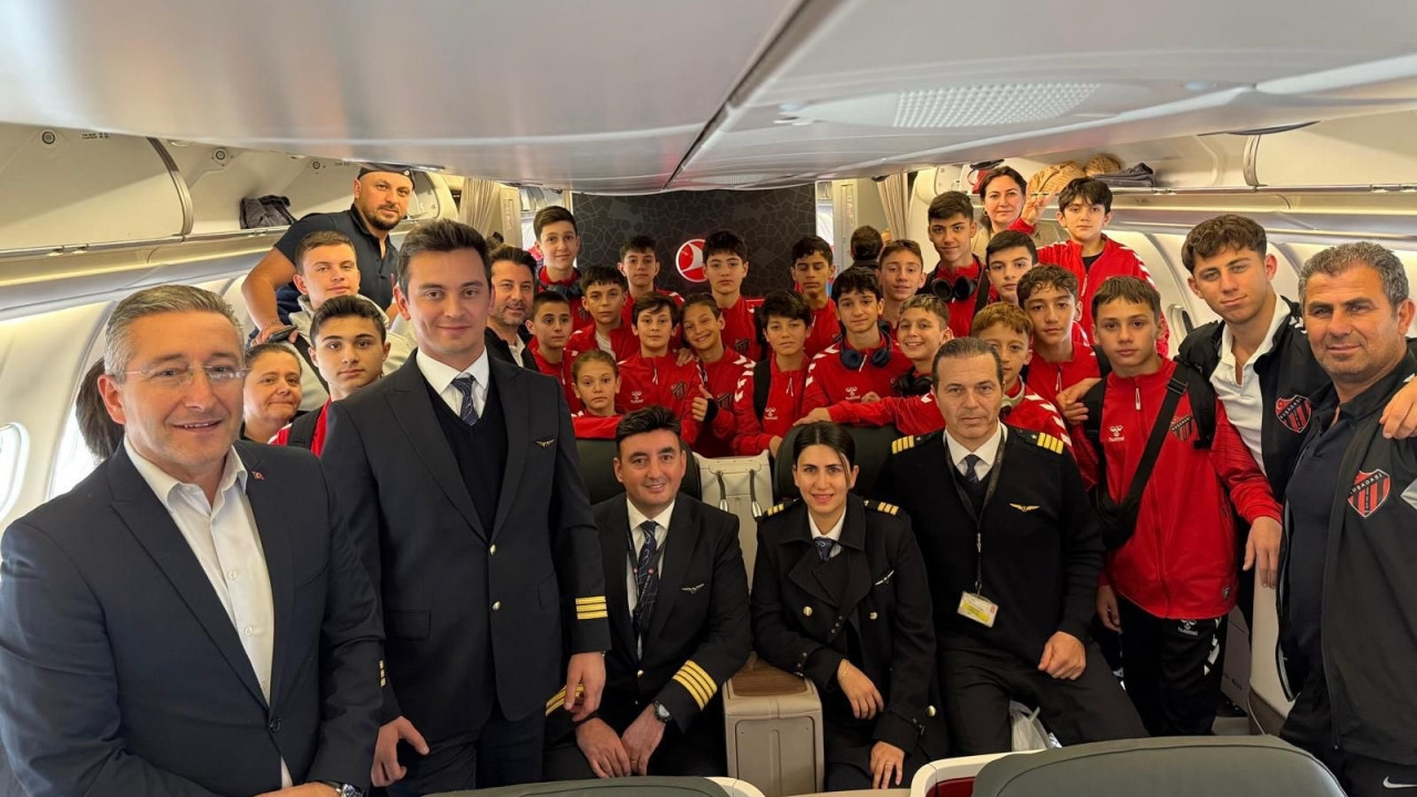 Katar’da Mahsur Kalan Sporcu Çocuklar Türkiye’ye Döndü