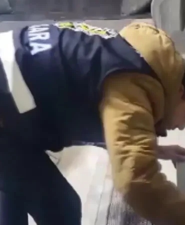 Kendilerini polis ve savcı olarak tanıtıp 15 milyon lira dolandıran şüpheliler yakalandı