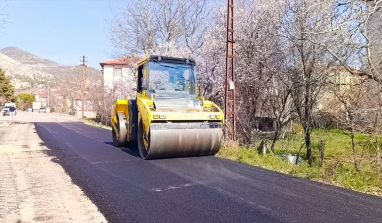 Nallıhan’da Asfalt Yenileme Çalışmaları Başladı