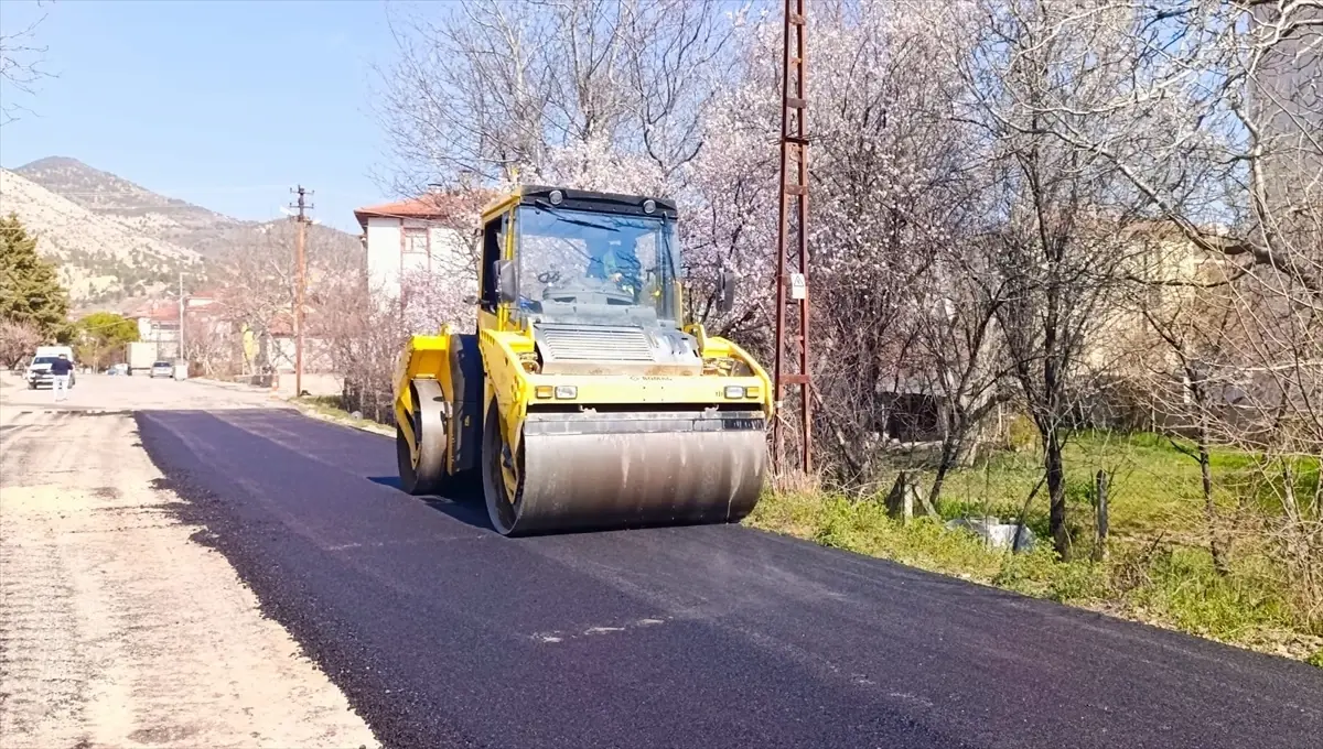 Nallıhan’da Asfalt Yenileme Çalışmaları Başladı