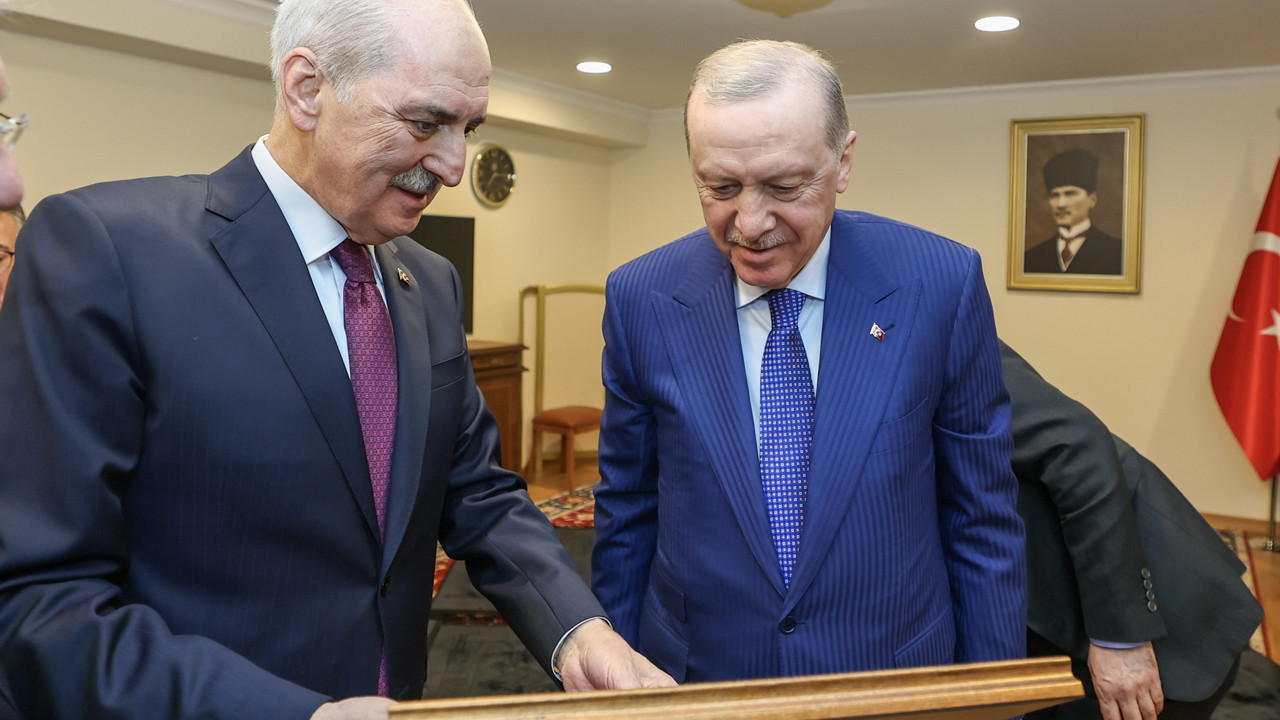 Numan Kurtulmuş’tan Cumhurbaşkanı Erdoğan’a Sırrı Süreyya Önder Fotoğrafı