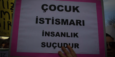 Okul Önünde Çocuk İstismarı! Para ve Meyve Suyuyla Kandırmış