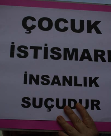 Okul Önünde Çocuk İstismarı! Para ve Meyve Suyuyla Kandırmış