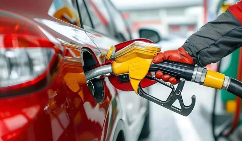 Ramazan Bayramı Öncesi Benzine Yeni Zam: Küresel Petrol Krizi Sürüyor