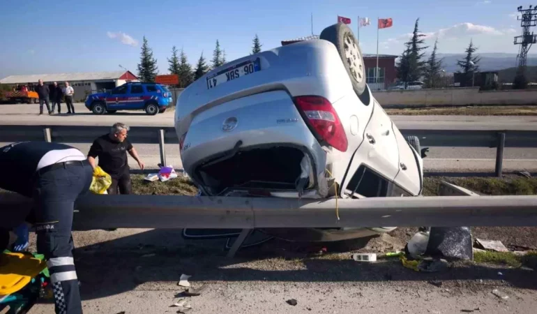 Samsun-Ankara Karayolunda Kaza: 3 Yaralı