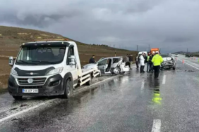 Sivas’ta Zincirleme Kaza… 1 ölü, 5 yaralı