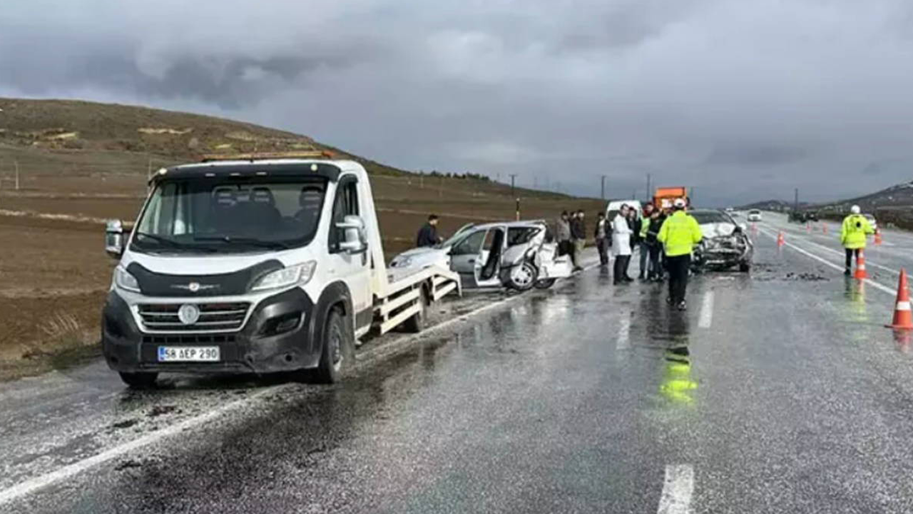 Sivas’ta Zincirleme Kaza… 1 ölü, 5 yaralı