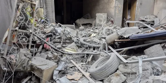 Tahran’da ABD-İsrail Saldırıları: 5 Ölü, 10 Bina Hasar Gördü