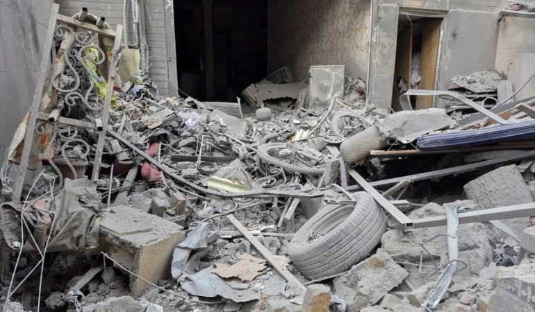 Tahran’da ABD-İsrail Saldırıları: 5 Ölü, 10 Bina Hasar Gördü