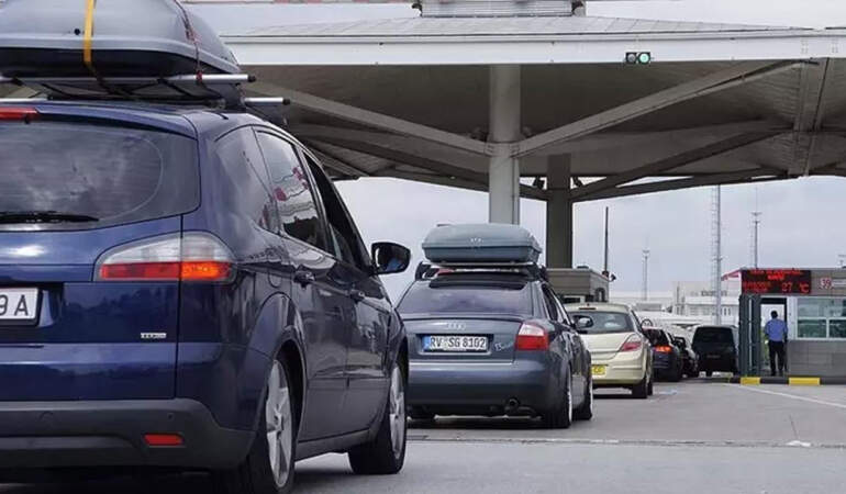 Ticaret Bakanlığı Düğmeye Bastı: Yabancı Plakalı Araçlarda Kritik Değişiklik