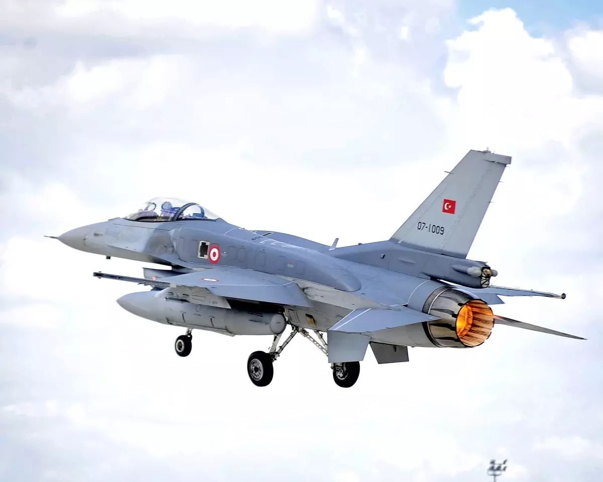 Kıbrıs’ta Askeri Gerginlik Artıyor