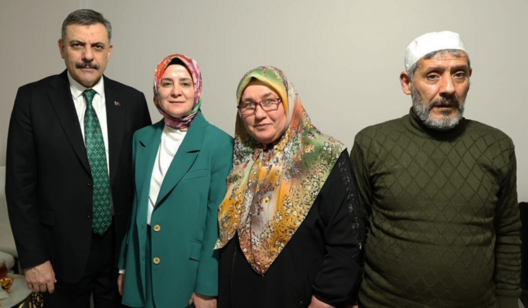 Umre Hayalini Gerçekleştirmişti: Bakan Çiftçi’den Duygulandıran Ziyaret