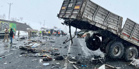 Van’da Feci Kaza! Aynı Aileden 2 Kişi Öldü