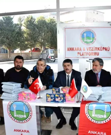 Vezirköprü’deki İhtiyaç Sahibi Öğrencilere Bayram Yardımı
