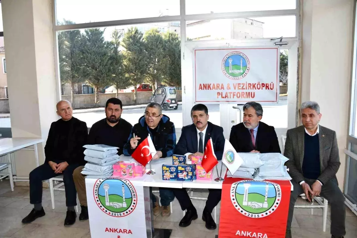 Vezirköprü’deki İhtiyaç Sahibi Öğrencilere Bayram Yardımı