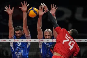 Halkbank, Spor Toto’yu 3-2 Yenerek 20. Galibiyetini Aldı