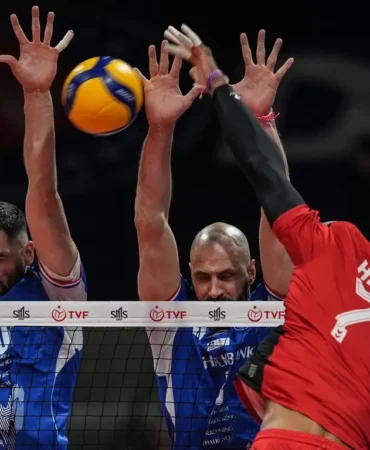 Halkbank, Spor Toto’yu 3-2 Yenerek 20. Galibiyetini Aldı