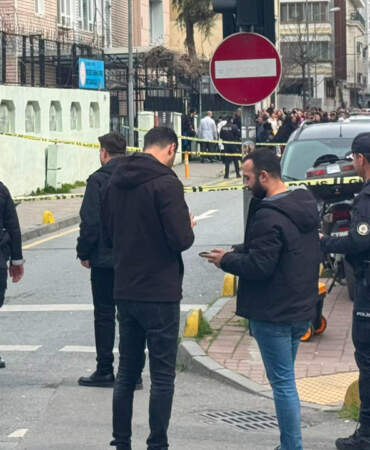 Yine ‘Boşanma Aşaması’ Yine Cinayet: İstanbul’da Bir Kadın Sokakta Yürürken Katledildi