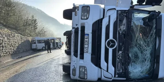 Zonguldak-Ankara yolunda 3 kaza: 10 yaralı