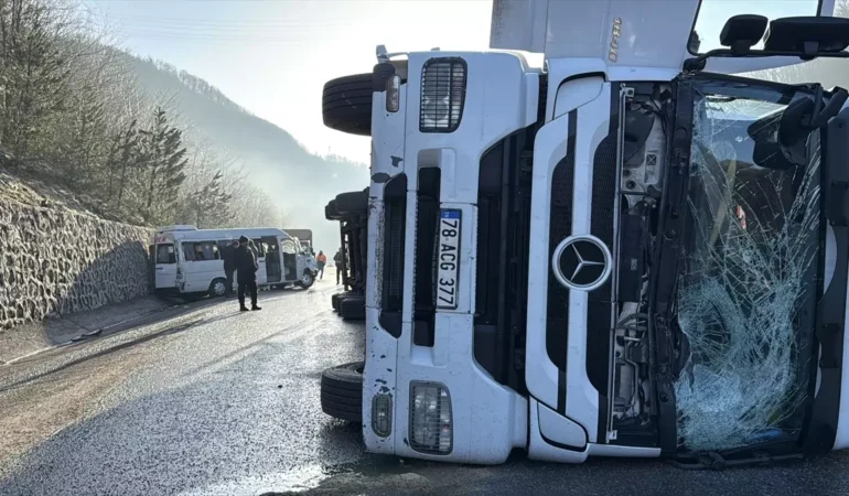 Zonguldak-Ankara yolunda 3 kaza: 10 yaralı