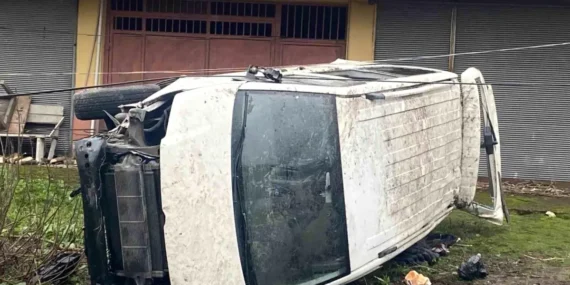 Zonguldak’ta Minibüs Devrildi: 4 Yaralı