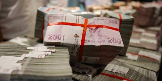 Cari açık şubatta 7,5 milyar dolar oldu