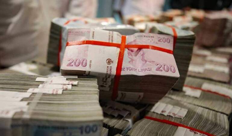 Cari açık şubatta 7,5 milyar dolar oldu
