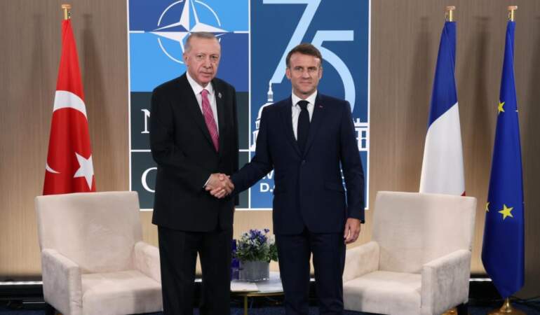 Cumhurbaşkanı Erdoğan, Macron ile telefonda görüştü