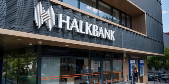 Bloomberg ABD’deki Halkbank davasının bitmesine dikkat çekti: Kamu bankalarının tepe isimleri değişti