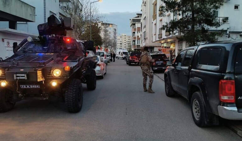 Batman’da aile faciası: 17 yaşındaki çocuk annesini ve ağabeyini öldürdü