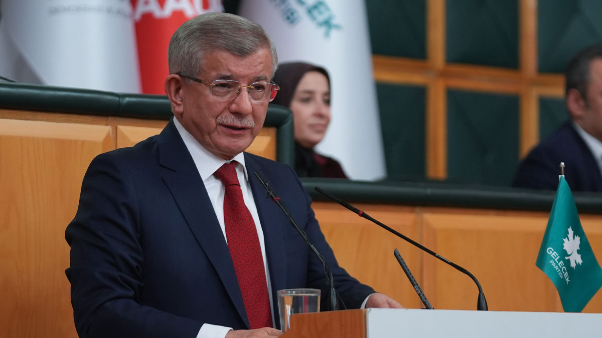 Davutoğlu’ndan iktidara ekonomi uyarısı: Şirketlerimiz sudan ucuz hale geldi