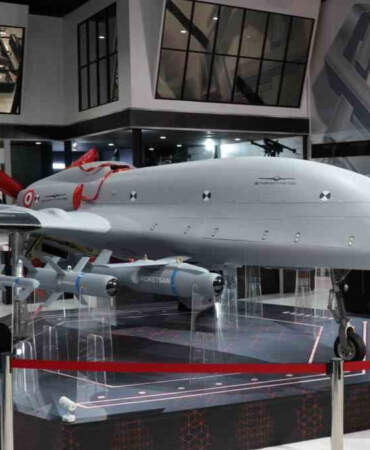 NATO’yu kendine hayran bıraktı: İtalya’nın amiral gemisine Türk ‘süper dron’u iniyor