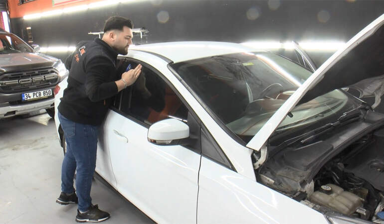 Arkadaşından aldığı otomobilin iki araç birleşimi olduğu ortaya çıktı: ‘Dışarıdan bakılarak anlaşılması imkansız’