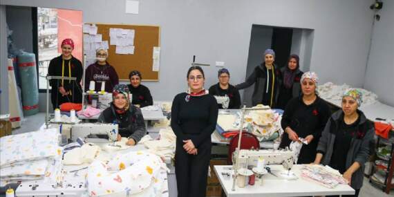 Evinin bir odasında başladı, 11 kadına iş kapısı oldu! Şimdi kendi markasını yönetiyor