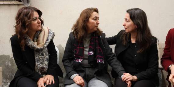 Figen Yüksekdağ ağabeyinin cenaze törenine katıldı