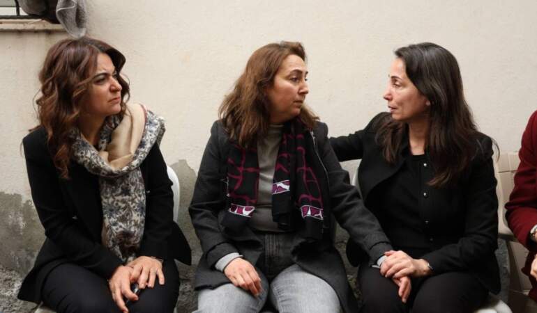 Figen Yüksekdağ ağabeyinin cenaze törenine katıldı