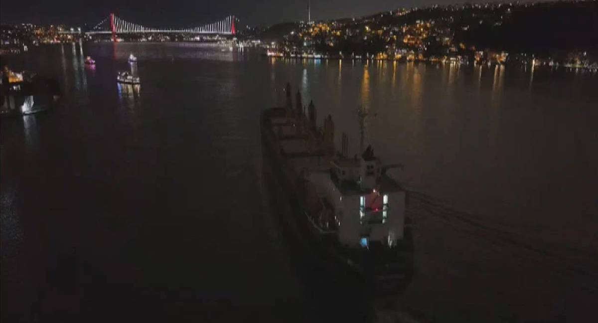 İstanbul Boğazı’nda gemi arızası: Trafik çift yönlü askıya alındı